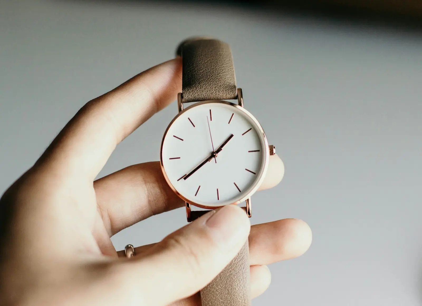 M-01 Blanc — White lacquer dial, applied batons, taupe calf.