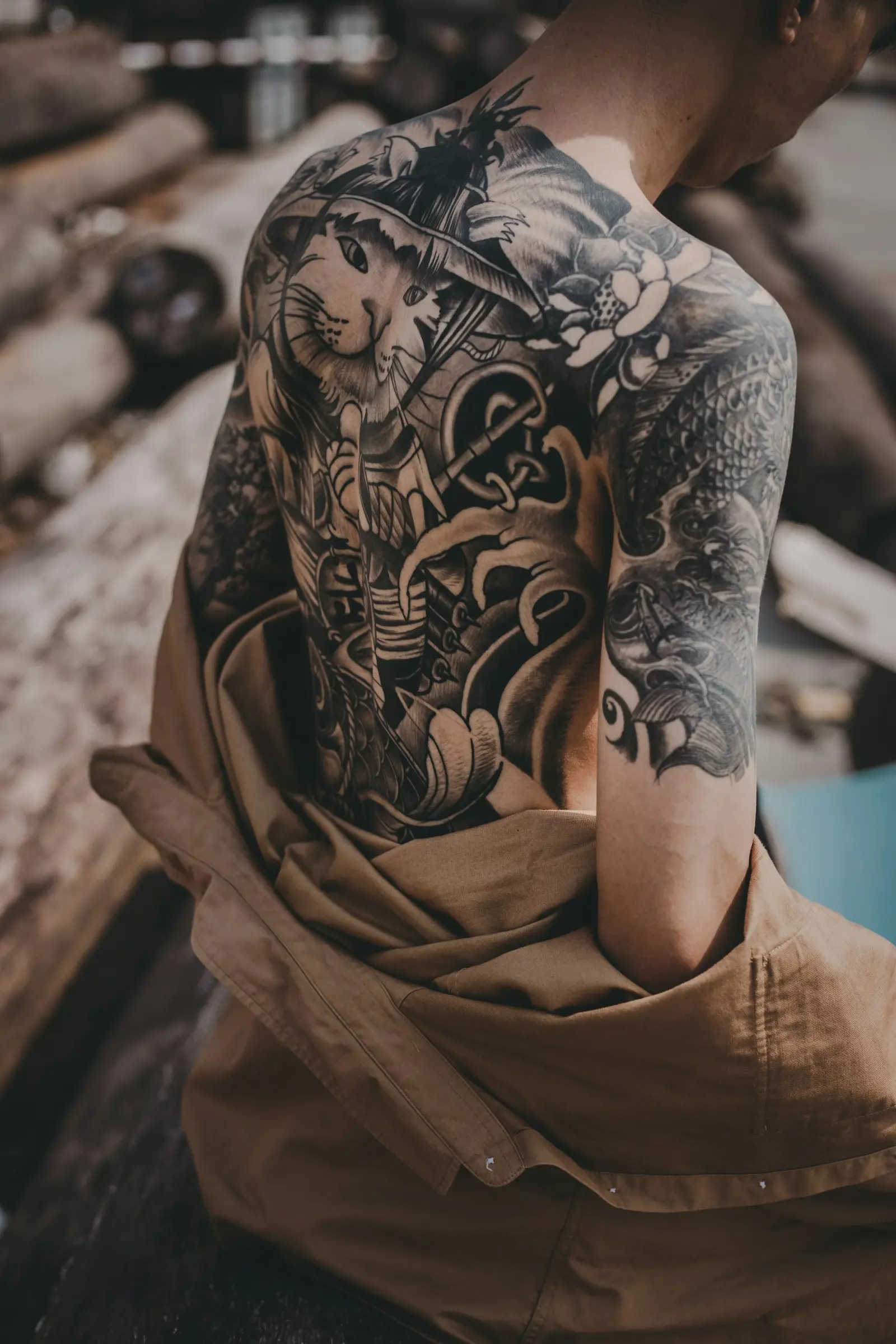 Full Japanese-style back piece in black and grey